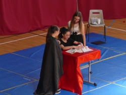 11 juin 22 le cirque à l'école (9).JPG