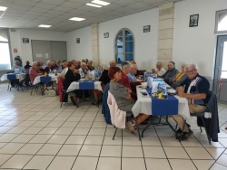 repas des seniors 2 octobre 2022 (5).jpg