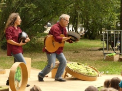 spectacle petit arbre pour les tout-petits 1.JPG